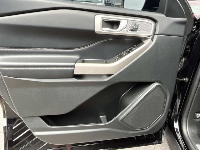 Certified 2023 Ford Explorer Limited w/ Equipment Group 301A RWD image 32