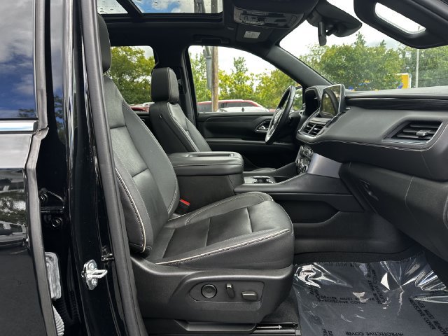 Used 2023 GMC Yukon SLT w/ SLT Premium Package AWD/4WD image 34
