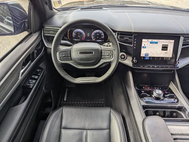 Used 2023 Jeep Wagoneer Series III w/ Preferred Equipment Group image 16