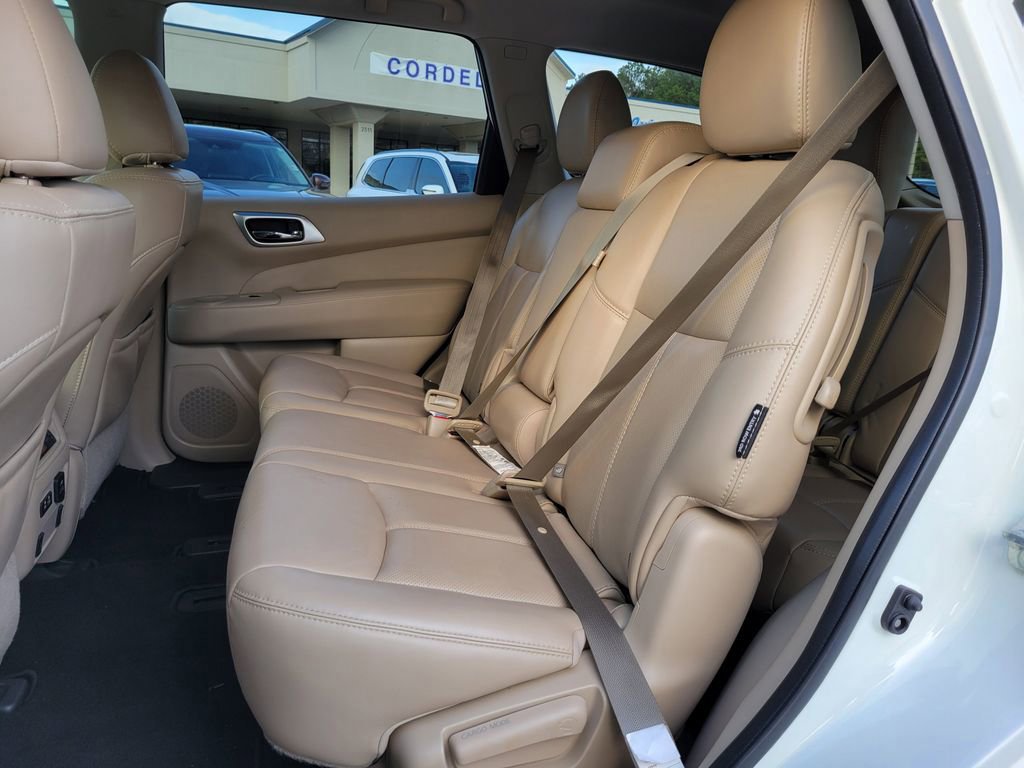 Used 2020 Nissan Pathfinder Platinum w/ Cargo Package image 15