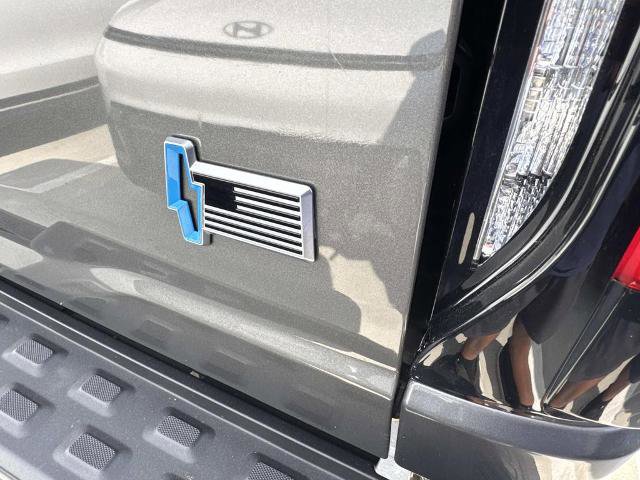 Certified 2022 Ford F150 Lightning XLT AWD/4WD image 8