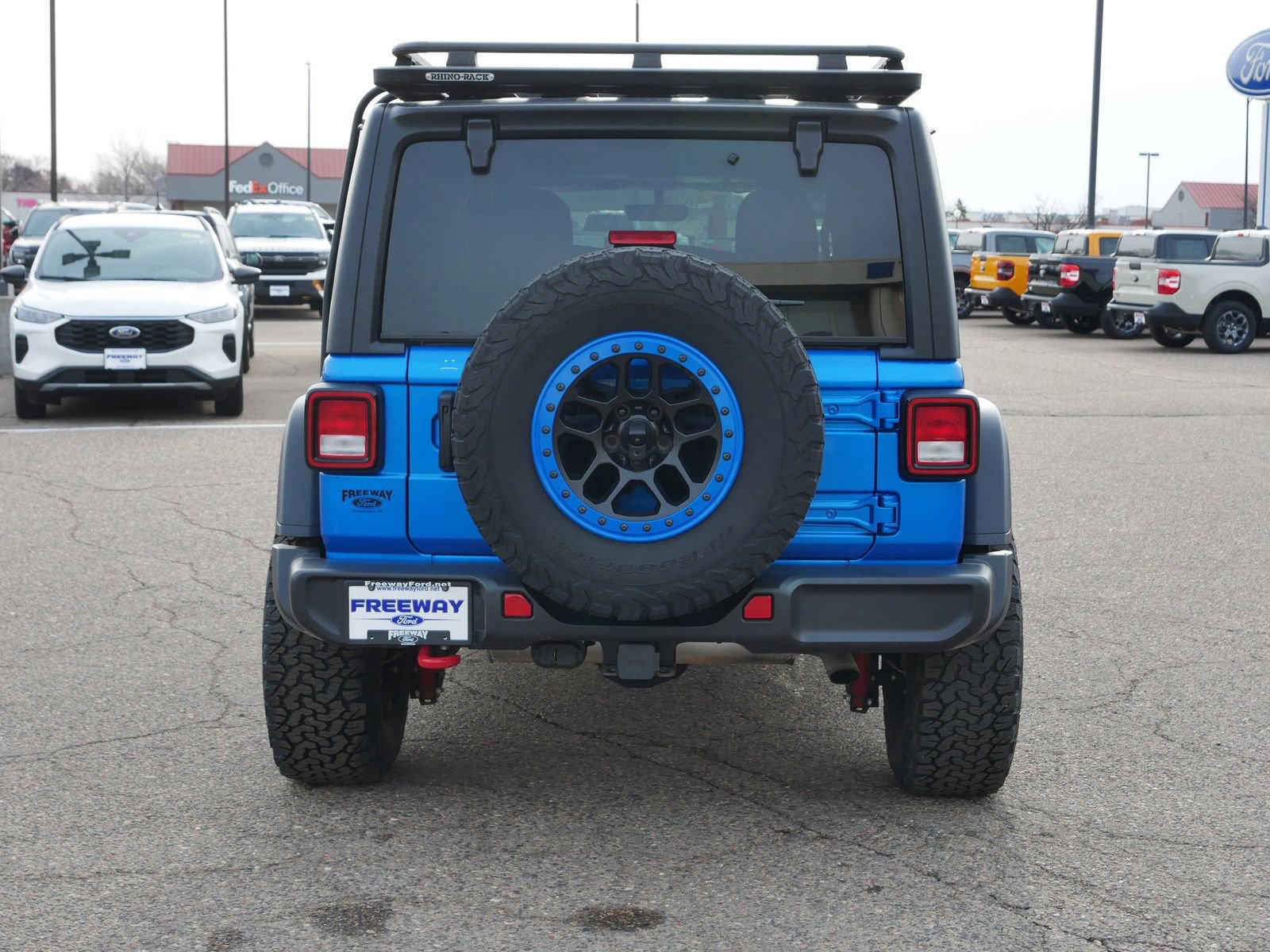 Used 2022 Jeep Wrangler Unlimited Rubicon w/ Cold Weather Group AWD/4WD image 3