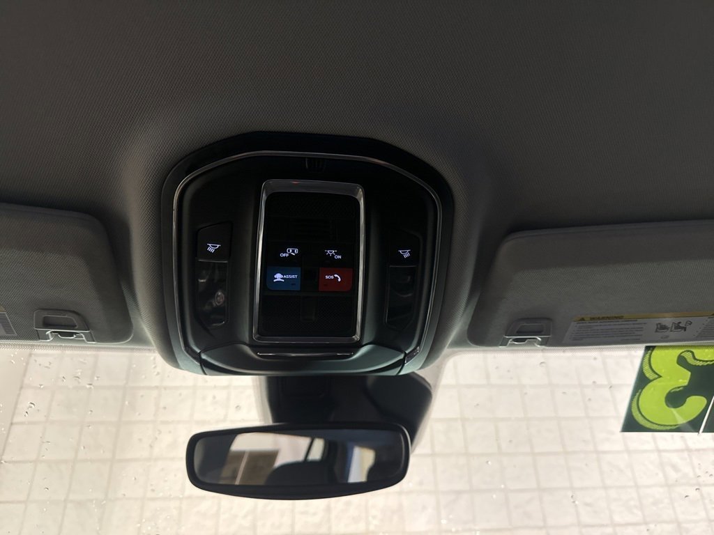 Used 2023 Jeep Grand Cherokee L Laredo image 41