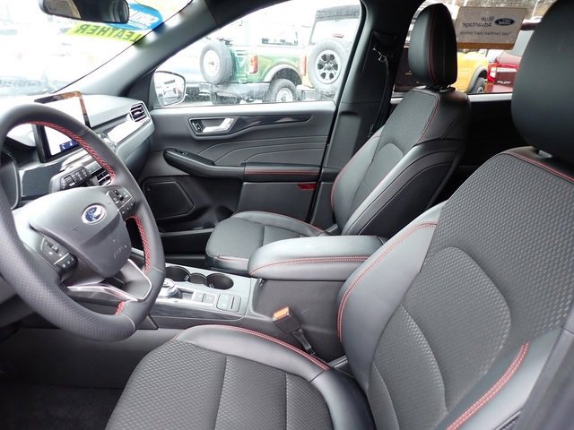 Certified 2024 Ford Escape ST-Line image 15