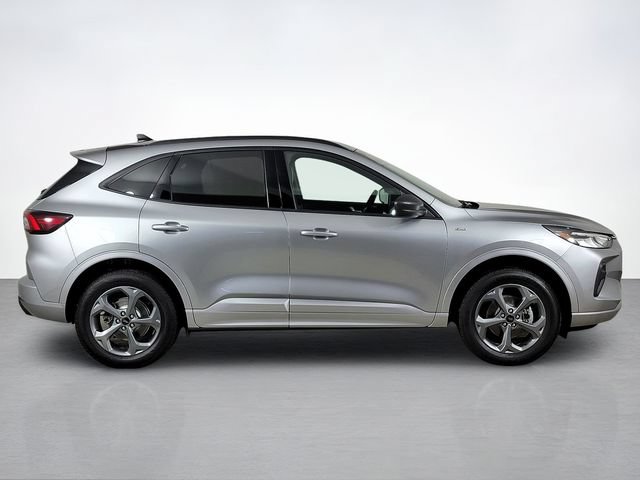 Certified 2024 Ford Escape ST-Line w/ Tech Pack #1 AWD/4WD image 2
