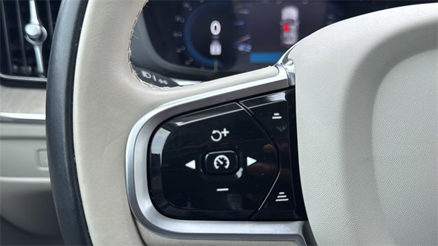 Used 2023 Volvo XC60 B5 Plus w/ Climate Package image 18