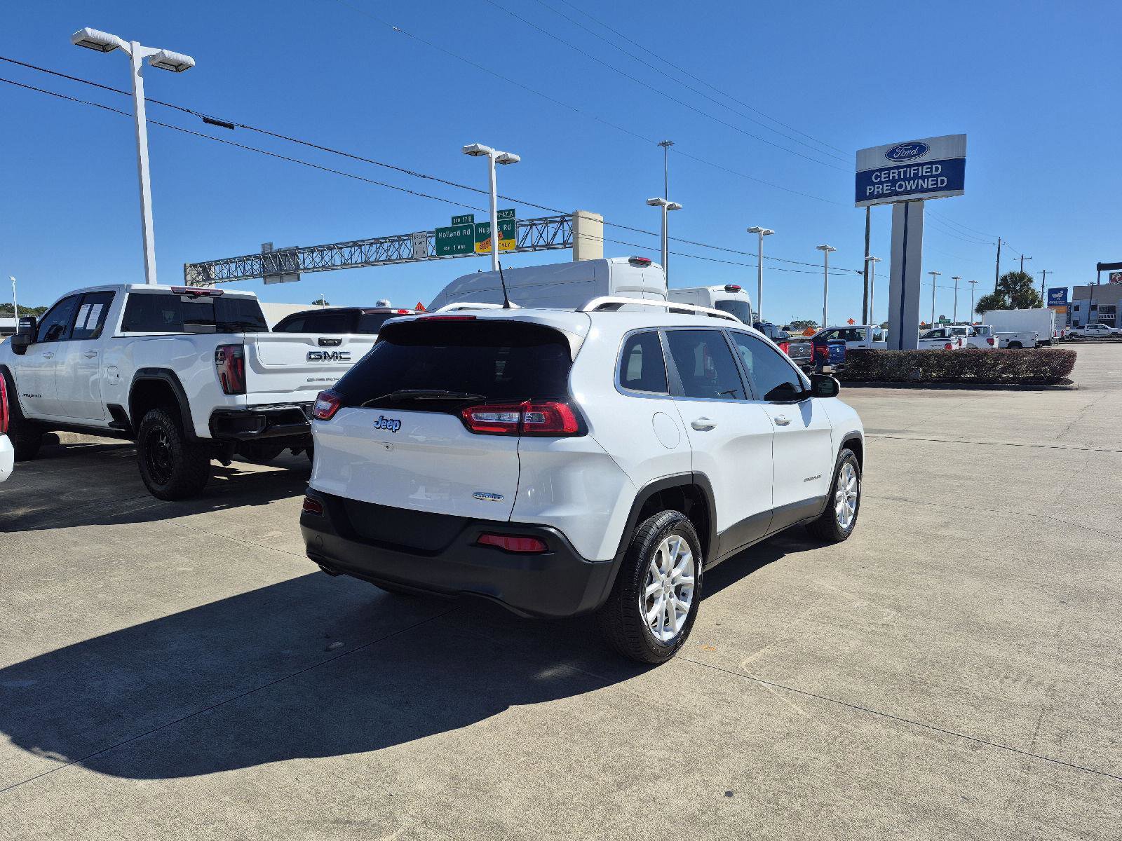 Used 2018 Jeep Cherokee Latitude Plus image 6