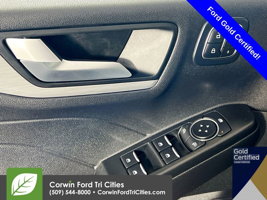 Certified 2025 Ford Escape Platinum AWD/4WD image 12