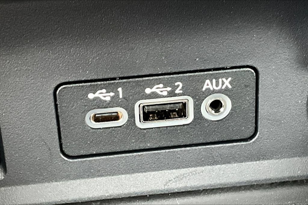 Used 2024 Nissan Sentra SR w/ SR Premium Package FWD image 19
