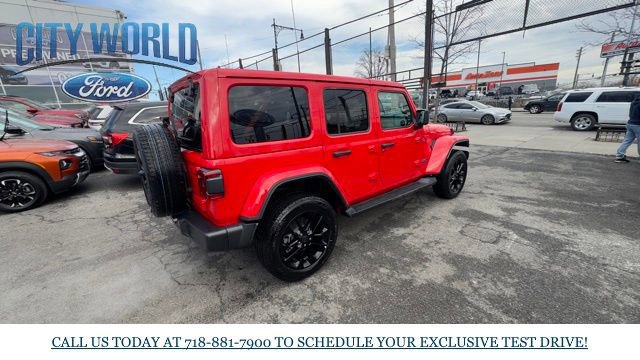 Used 2025 Jeep Wrangler Sahara 4xe image 5