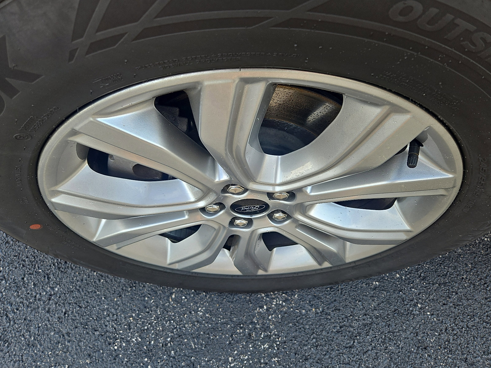 Certified 2024 Ford Edge Titanium image 9