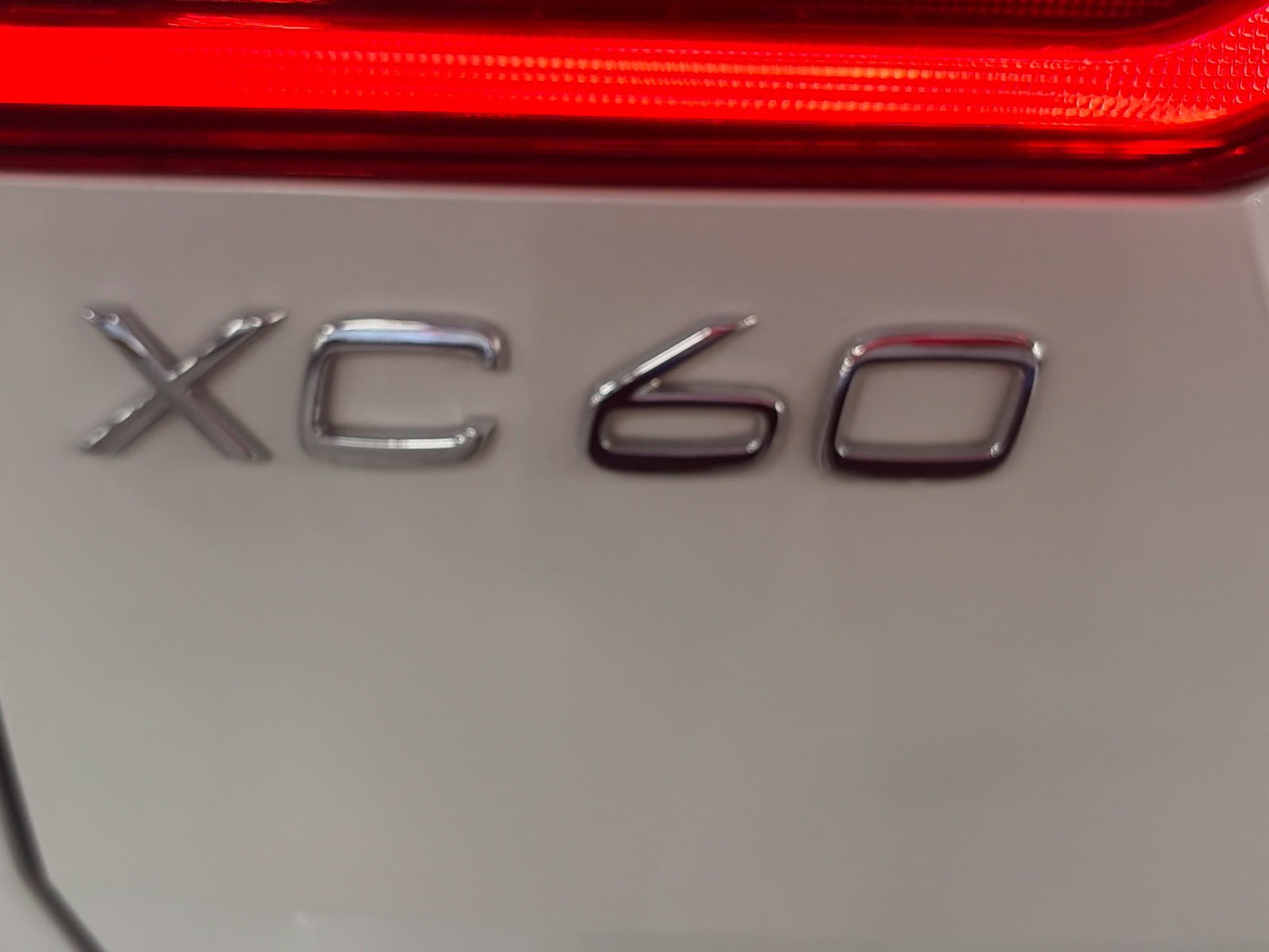 Used 2019 Volvo XC60 T6 R-Design w/ Protection Package Premier AWD/4WD image 16