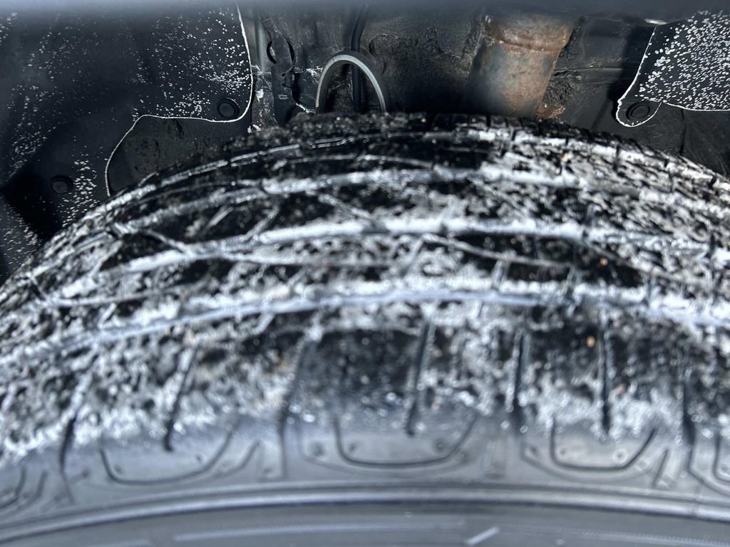 Used 2019 Toyota RAV4 LE image 10