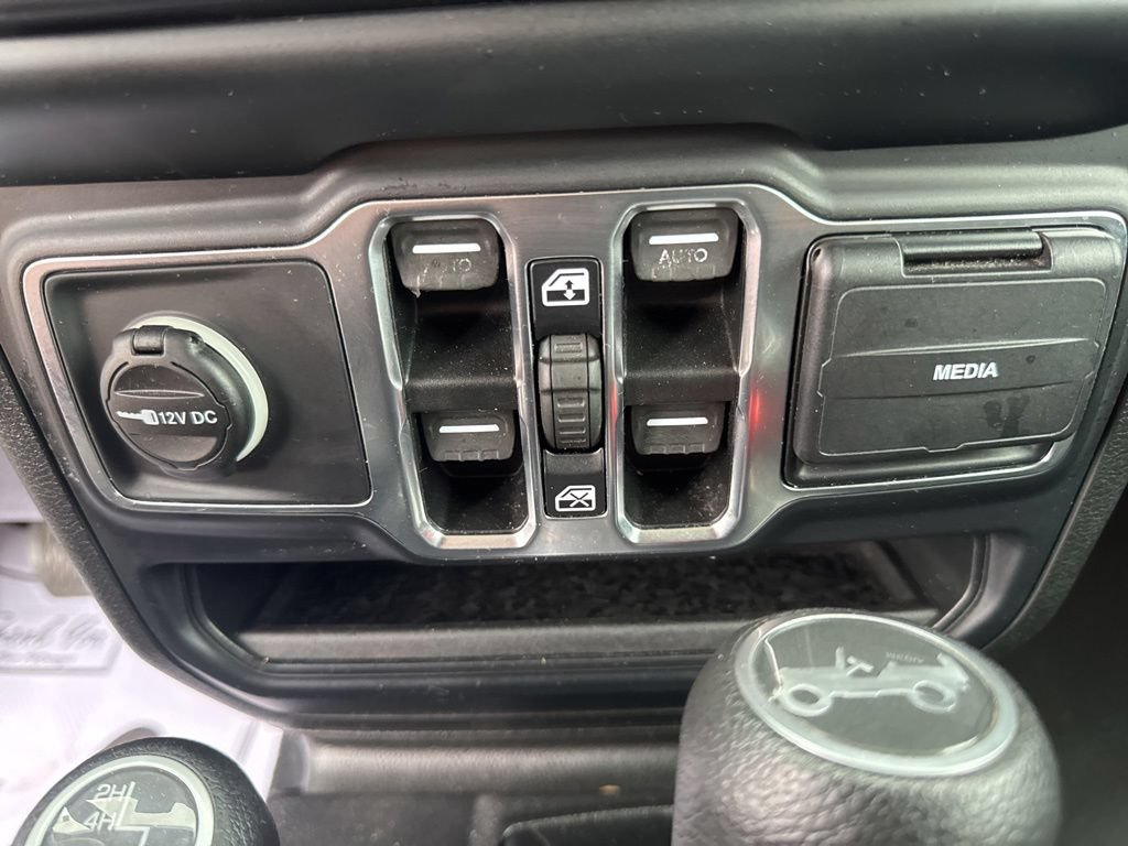 Used 2019 Jeep Wrangler Unlimited Sport S AWD/4WD image 24