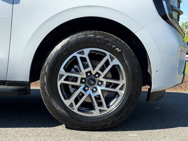 Certified 2025 Ford Expedition Active AWD/4WD image 30