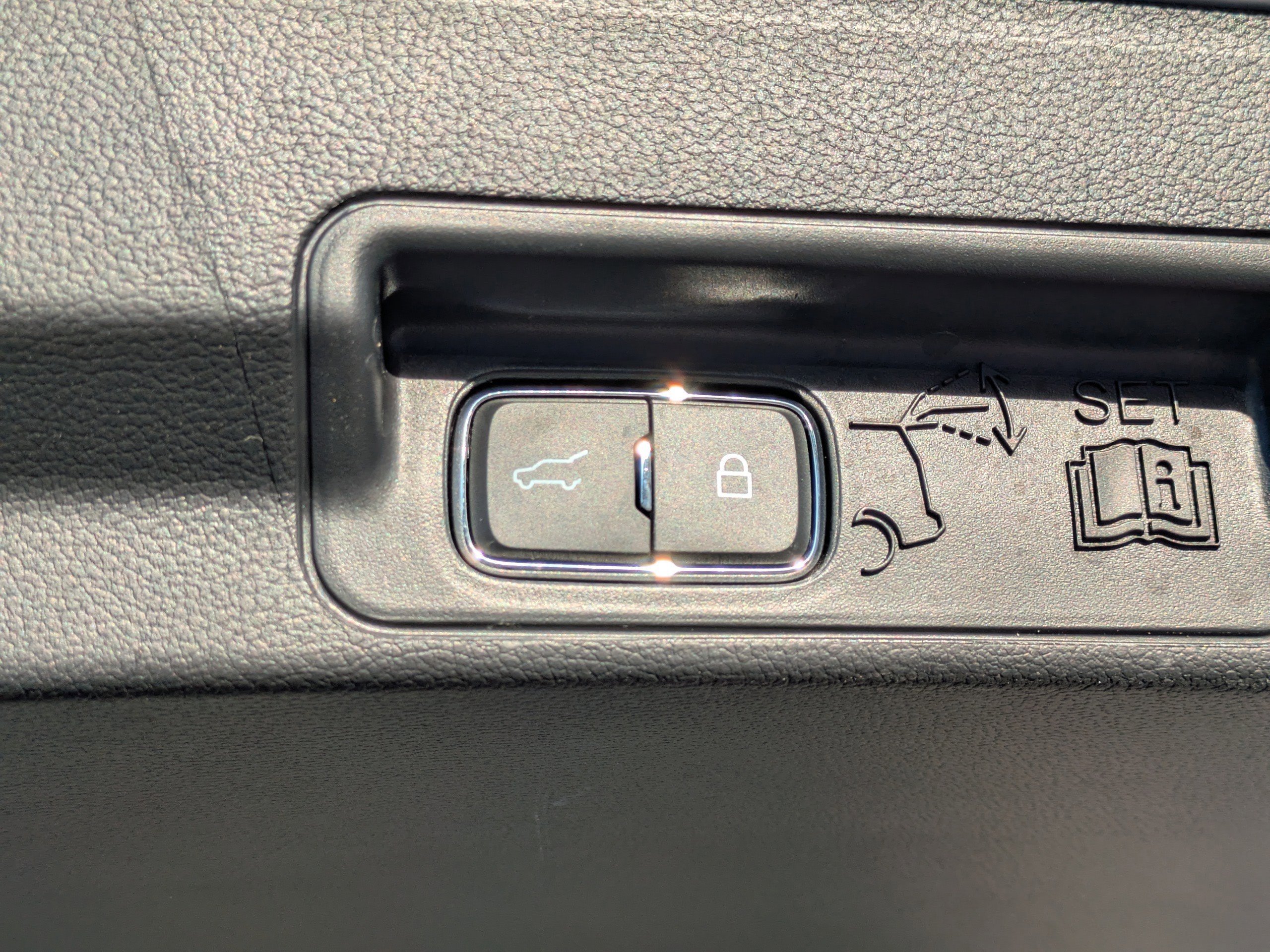 Certified 2025 Ford Explorer ST image 12