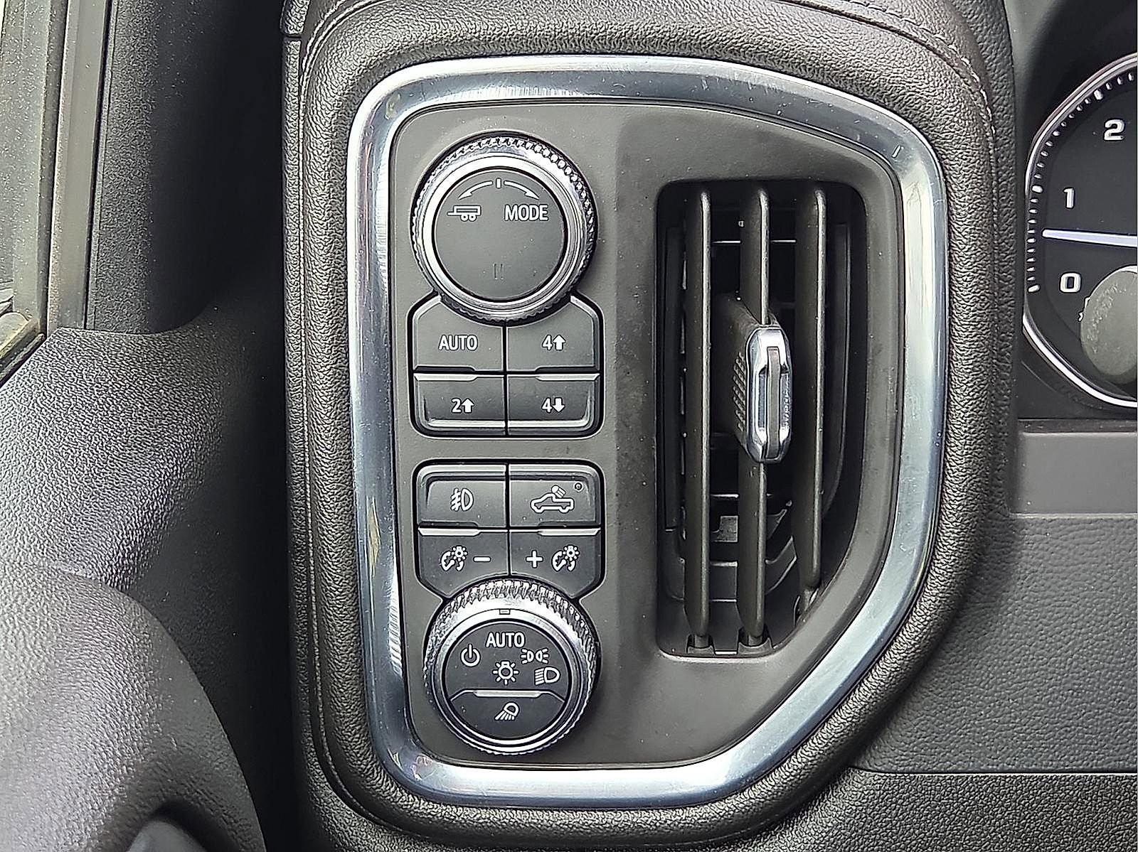Used 2022 GMC Sierra 3500 SLT w/ SLT Convenience Package AWD/4WD image 20
