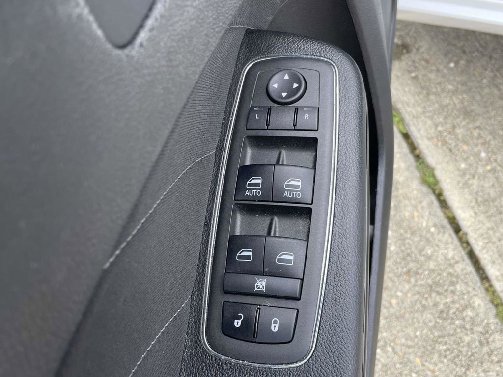 Used 2023 Dodge Charger SXT w/ Blacktop Package AWD/4WD image 16