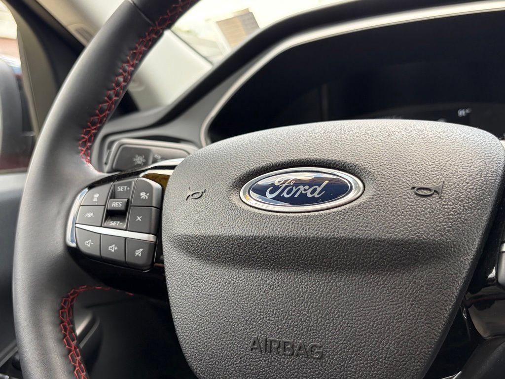Certified 2022 Ford Escape SEL w/ SEL Stealth AWD Package image 63