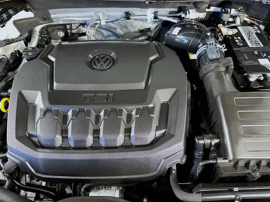 Used 2023 Volkswagen Tiguan SE R-Line FWD image 9