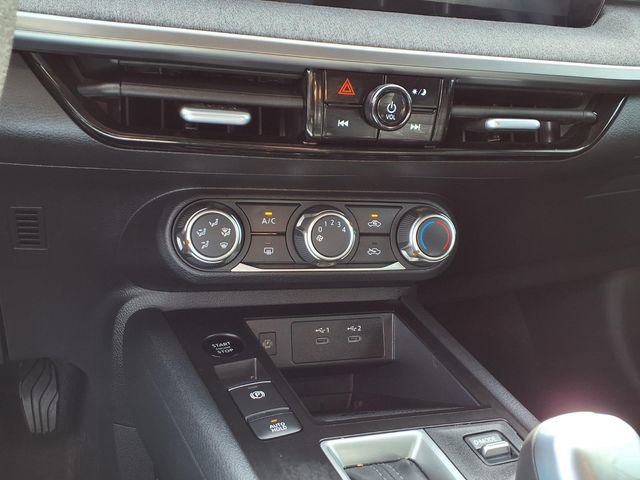 Used 2025 Nissan Kicks SV w/ Charging Package FWD image 8