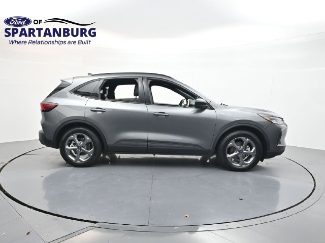Certified 2025 Ford Escape ST-Line FWD image 8