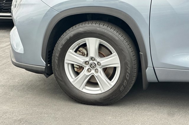 Used 2020 Toyota Highlander LE image 35