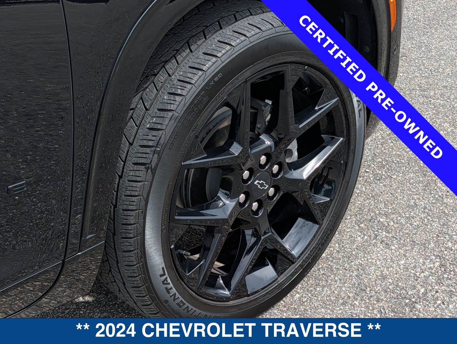 Used 2024 Chevrolet Traverse RS FWD image 13