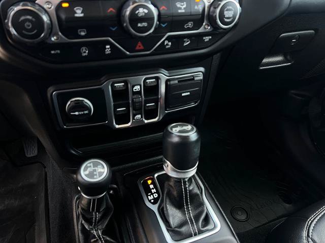 Used 2019 Jeep Wrangler Unlimited Sahara w/ Quick Order Package 24M Moab AWD/4WD image 12
