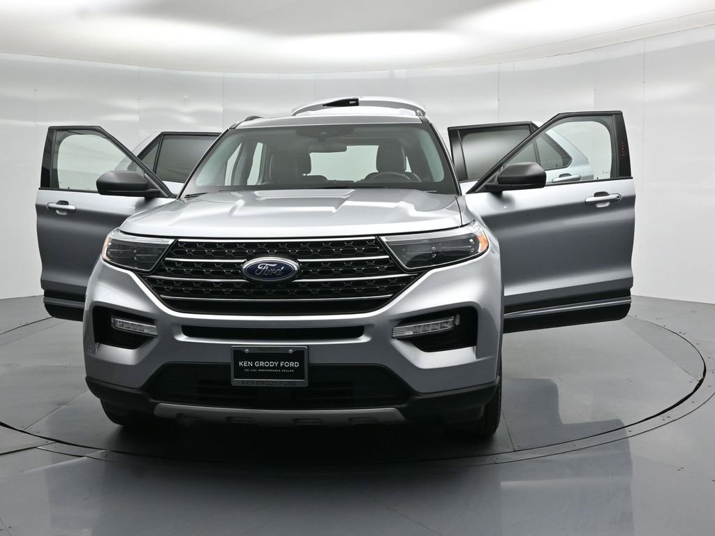 Certified 2023 Ford Explorer XLT w/ Equipment Group 202A AWD/4WD image 31