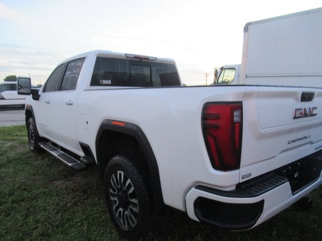 Used 2025 GMC Sierra 2500 Denali AWD/4WD image 4