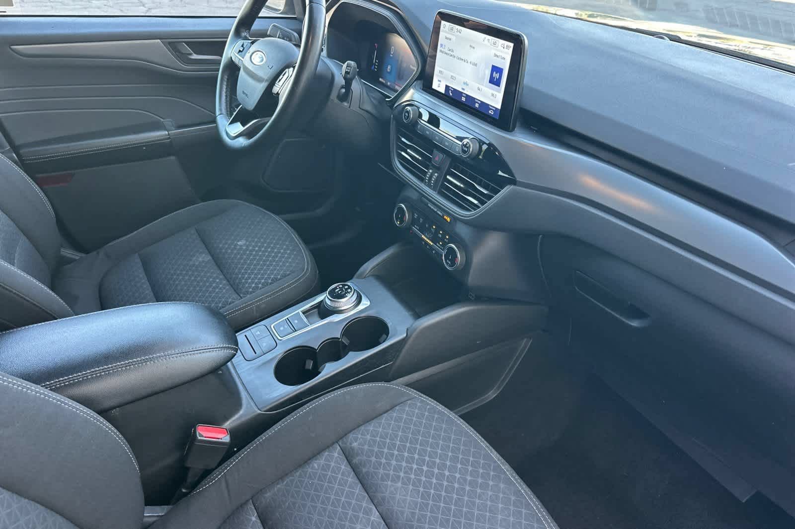 Certified 2024 Ford Escape Active AWD/4WD image 17