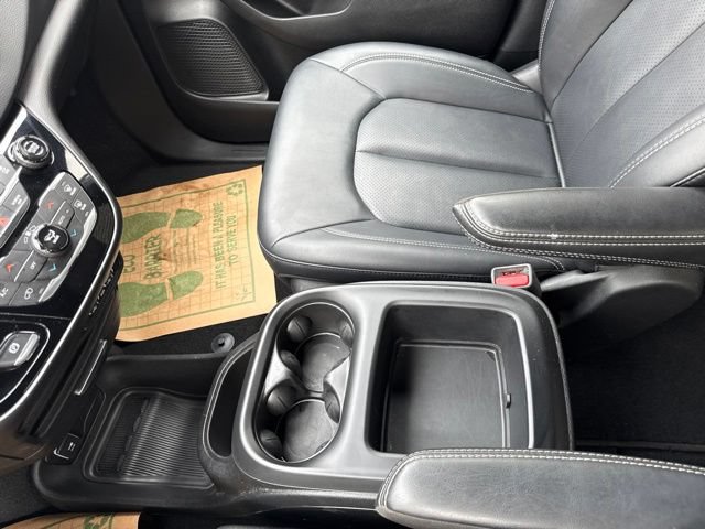 Used 2025 Chrysler Pacifica Select FWD image 27