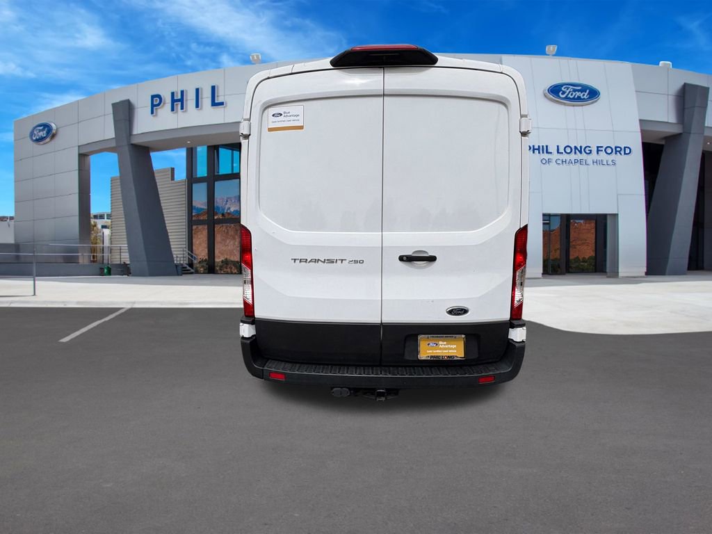 Certified 2022 Ford Transit 250 Medium Roof RWD image 4