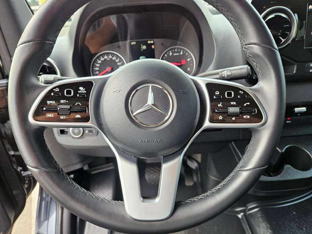 Used 2024 Mercedes-Benz Sprinter 2500 image 25