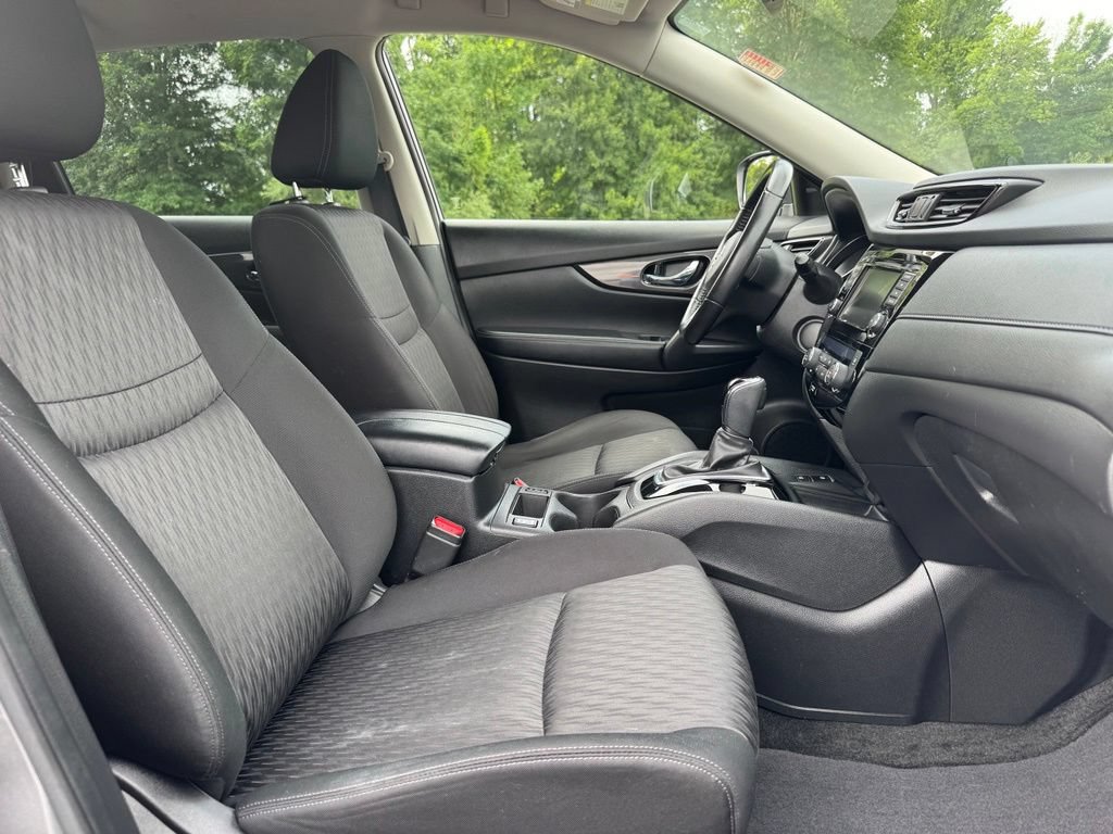 Used 2019 Nissan Rogue SV w/ Premium Package AWD/4WD image 11