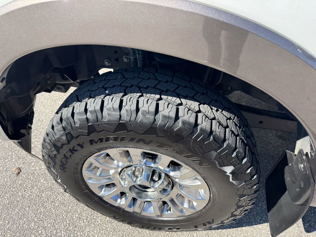 Certified 2022 Ford F350 Lariat w/ Chrome Package image 39