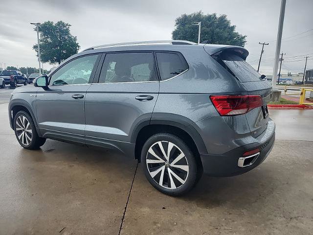 Used 2024 Volkswagen Taos SE FWD image 3