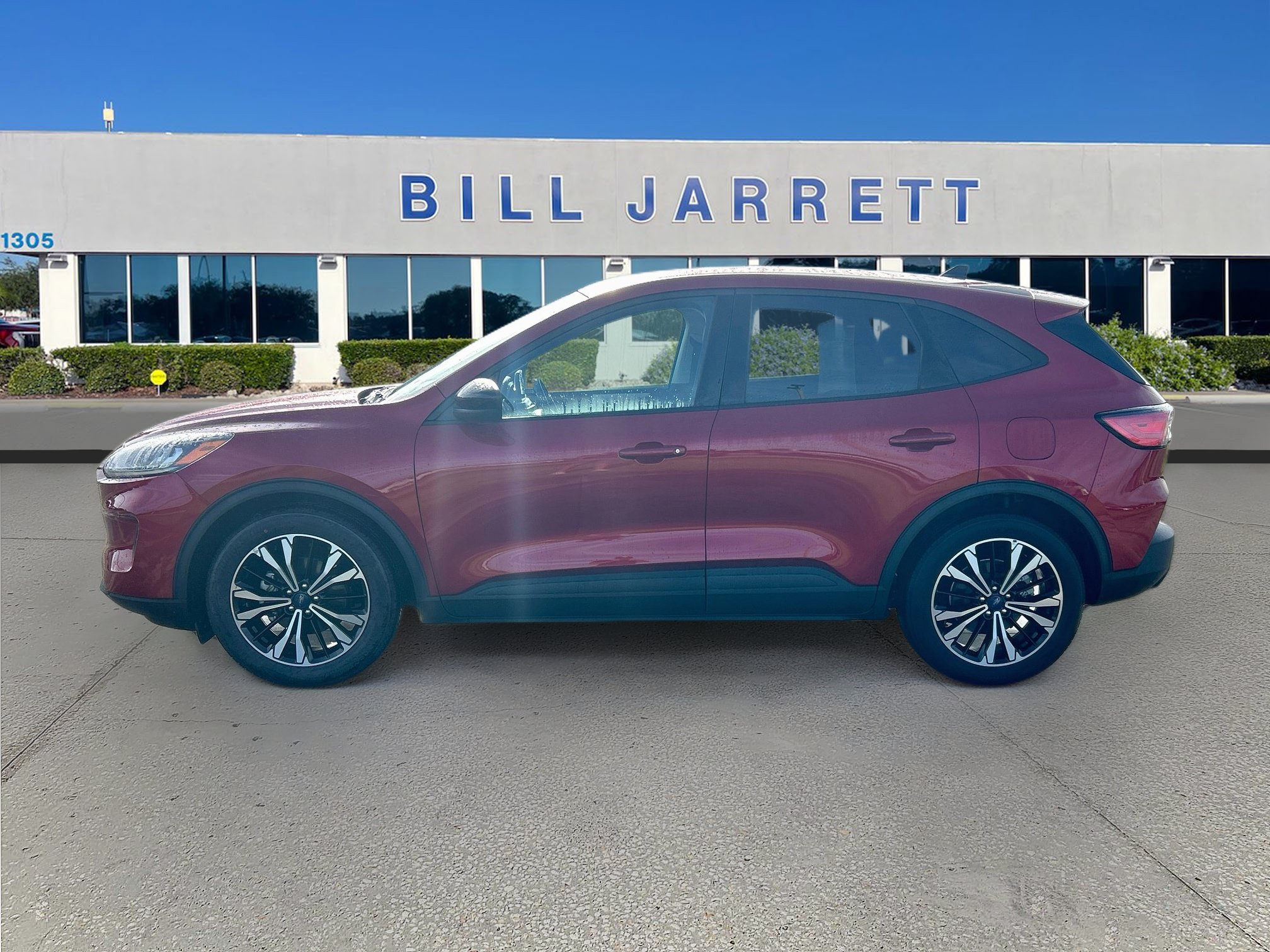 Certified 2022 Ford Escape SE w/ SE Sport Appearance Package FWD image 4