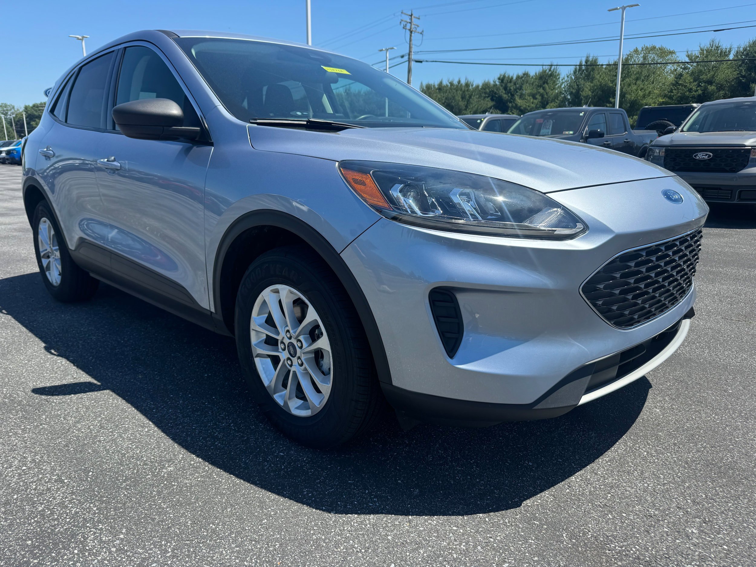Certified 2022 Ford Escape SE w/ Cold Weather Package AWD/4WD image 7