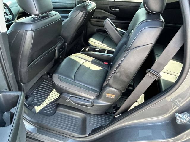 Used 2024 Nissan Pathfinder SL w/ SL Premium Package FWD image 24