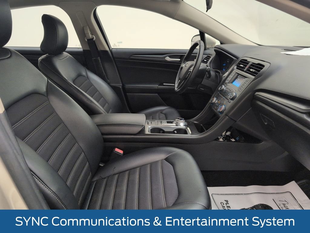 Certified 2018 Ford Fusion SE w/ Equipment Group 201A FWD image 15