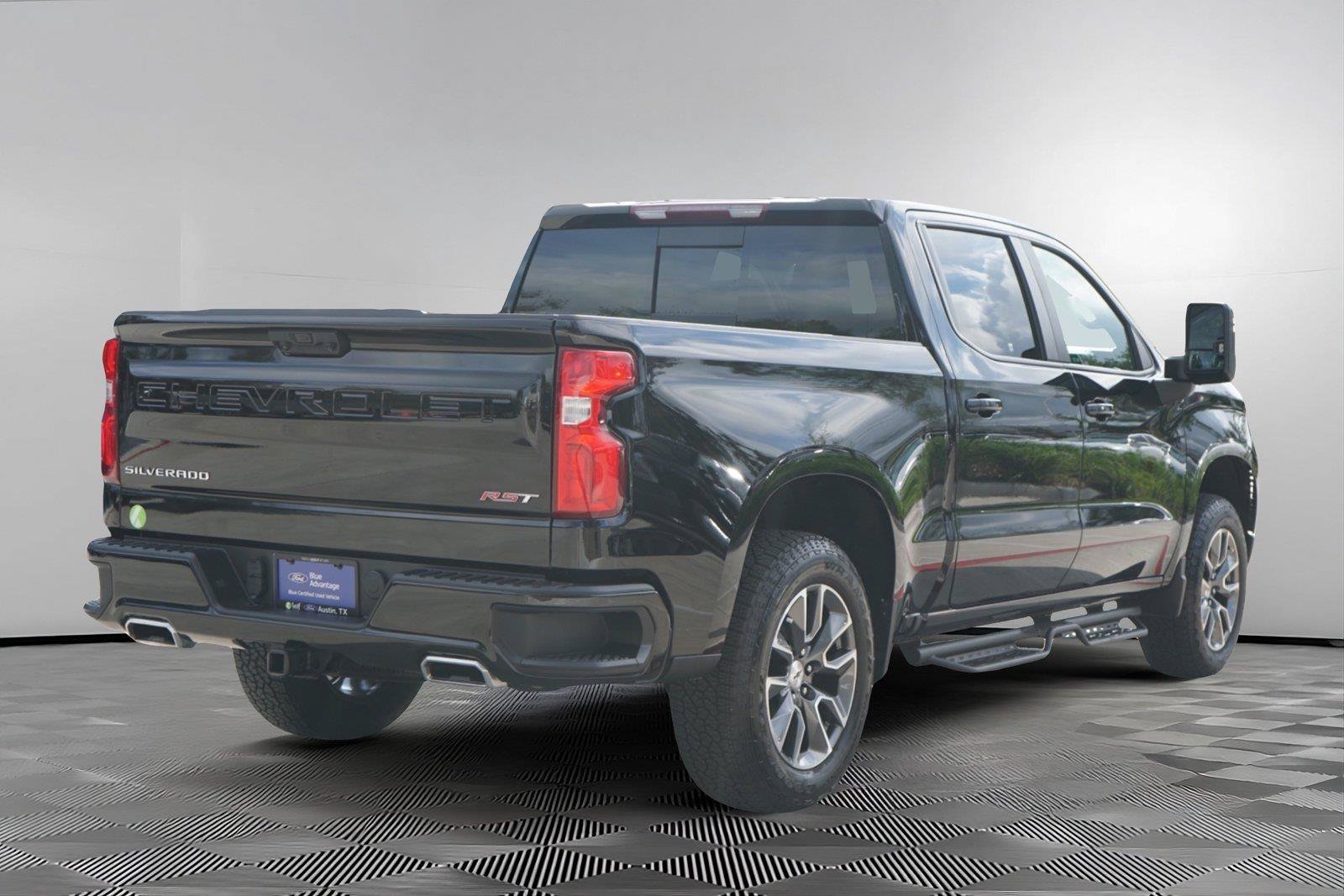 Used 2025 Chevrolet Silverado 1500 RST AWD/4WD image 5