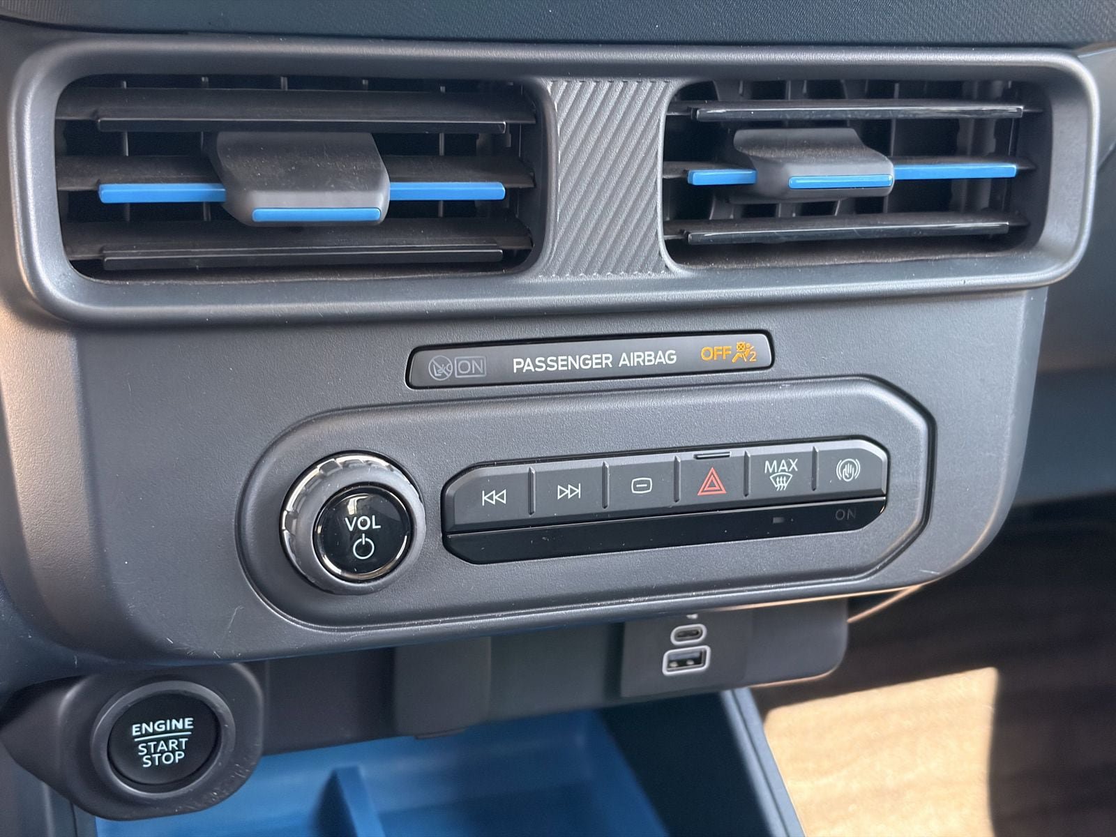 Certified 2025 Ford Maverick XLT FWD image 24