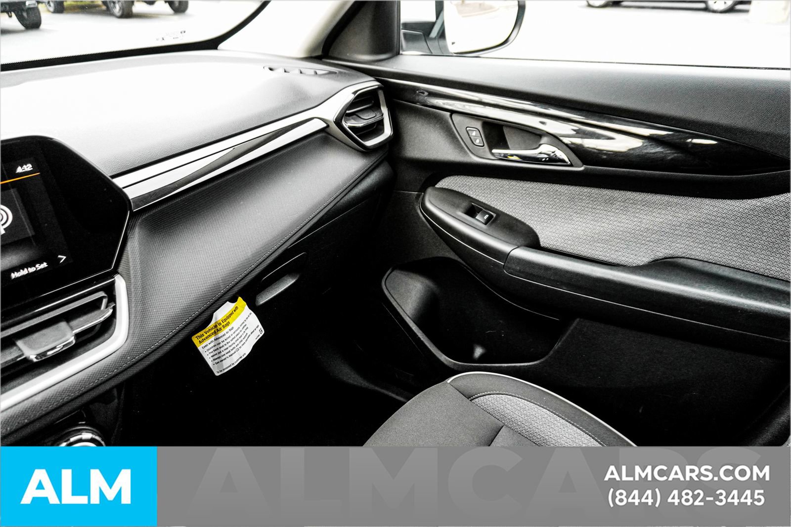 Used 2026 Chevrolet TrailBlazer LT w/ LT Cold Weather Package FWD image 44