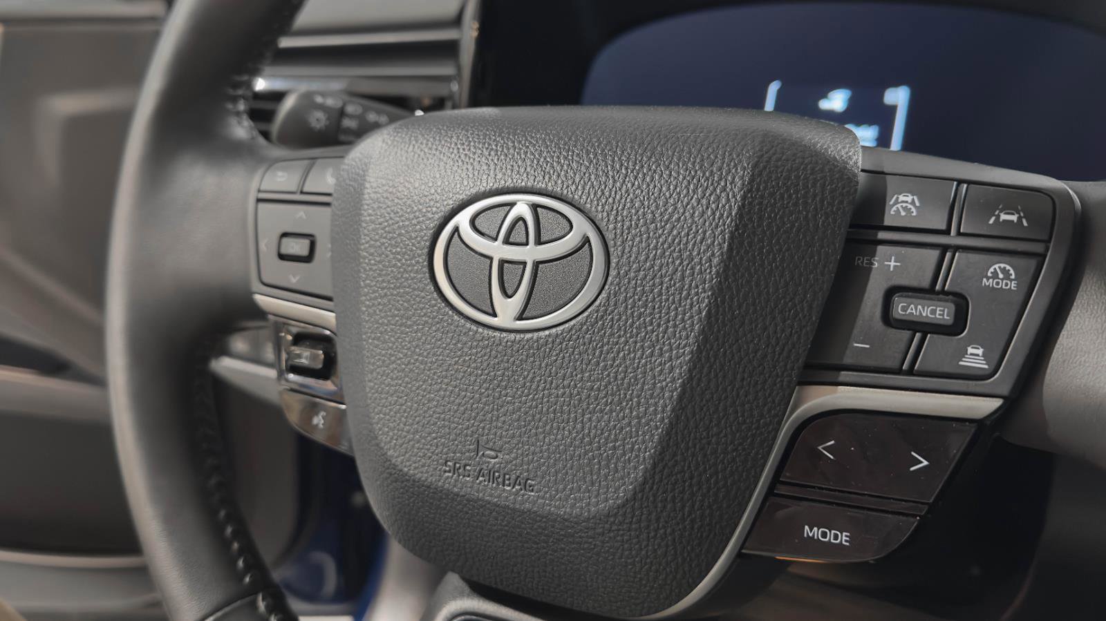 Used 2025 Toyota Camry XLE image 14