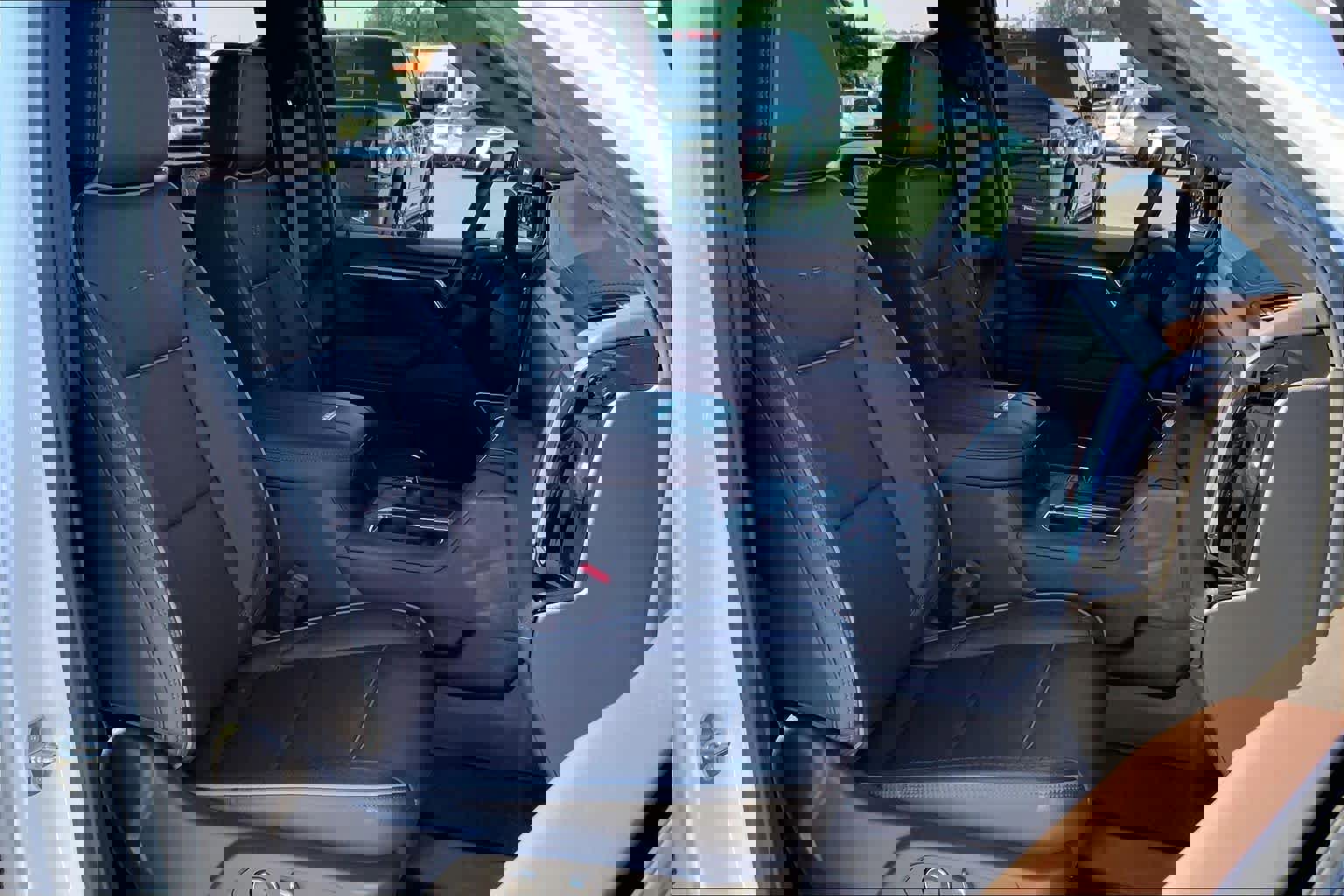 Used 2024 GMC Sierra 2500 Denali w/ Denali Reserve Package image 9