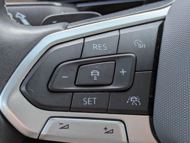 Used 2024 Volkswagen Atlas SE FWD image 24