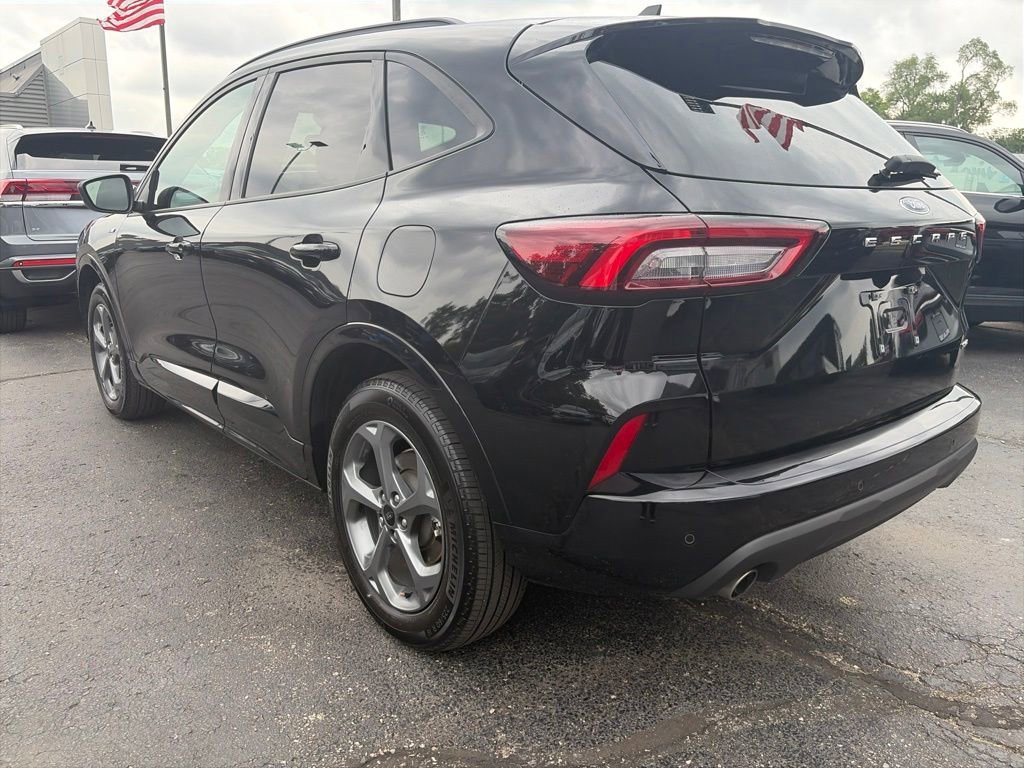 Certified 2024 Ford Escape ST-Line w/ Tech Pack #1 AWD/4WD image 3