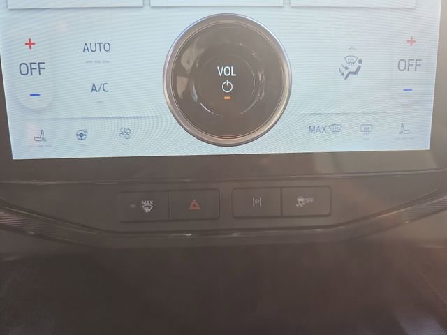 Certified 2025 Ford F150 Lightning Platinum image 25